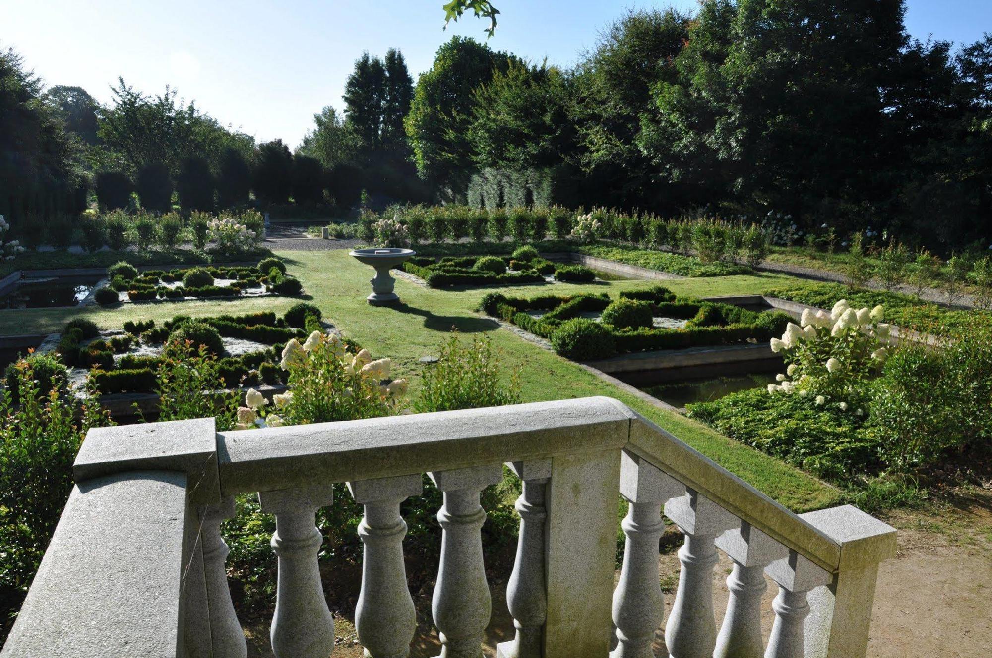 Chateau De La Foltiere Apartment Saint-Germain-en-Cogles Bagian luar foto